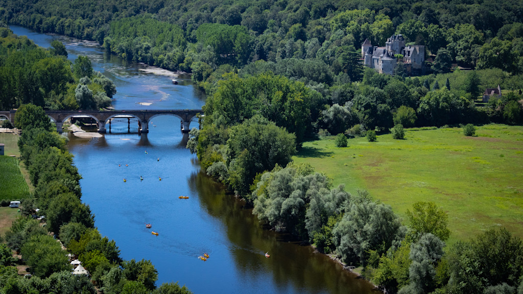 Canoeing on the Dordogne River Canoeing on the Dordogne River