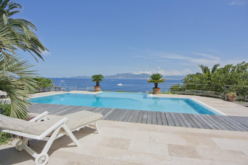 Villa avec pisicine Villa avec pisicine
