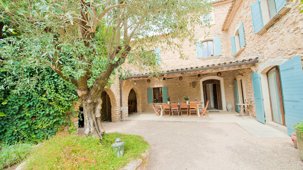 Holiday rental in Provence with private tennis court ref 84052 Holiday rental in Provence with private tennis court ref 84052