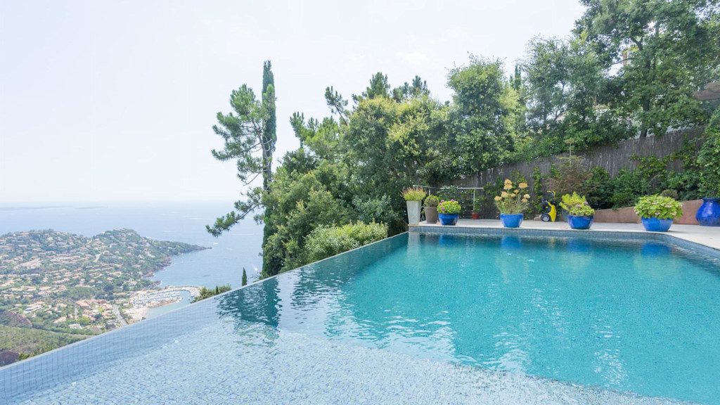Villa Saint-Martin, with perfect pool Villa Saint-Martin, with perfect pool