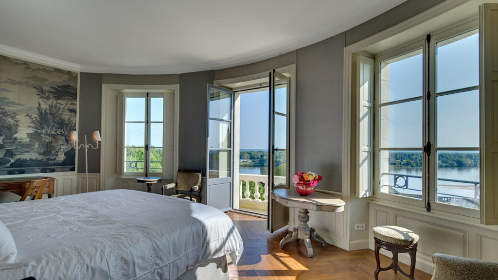Bedroom in château Bedroom in château