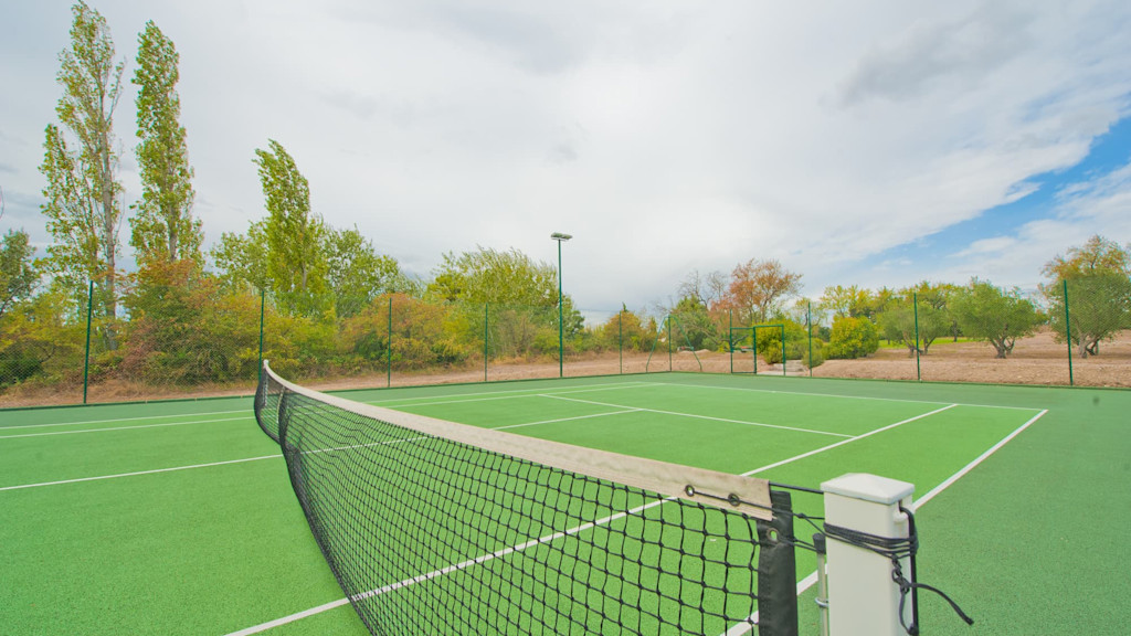 Tennis court ref 84052 Tennis court ref 84052
