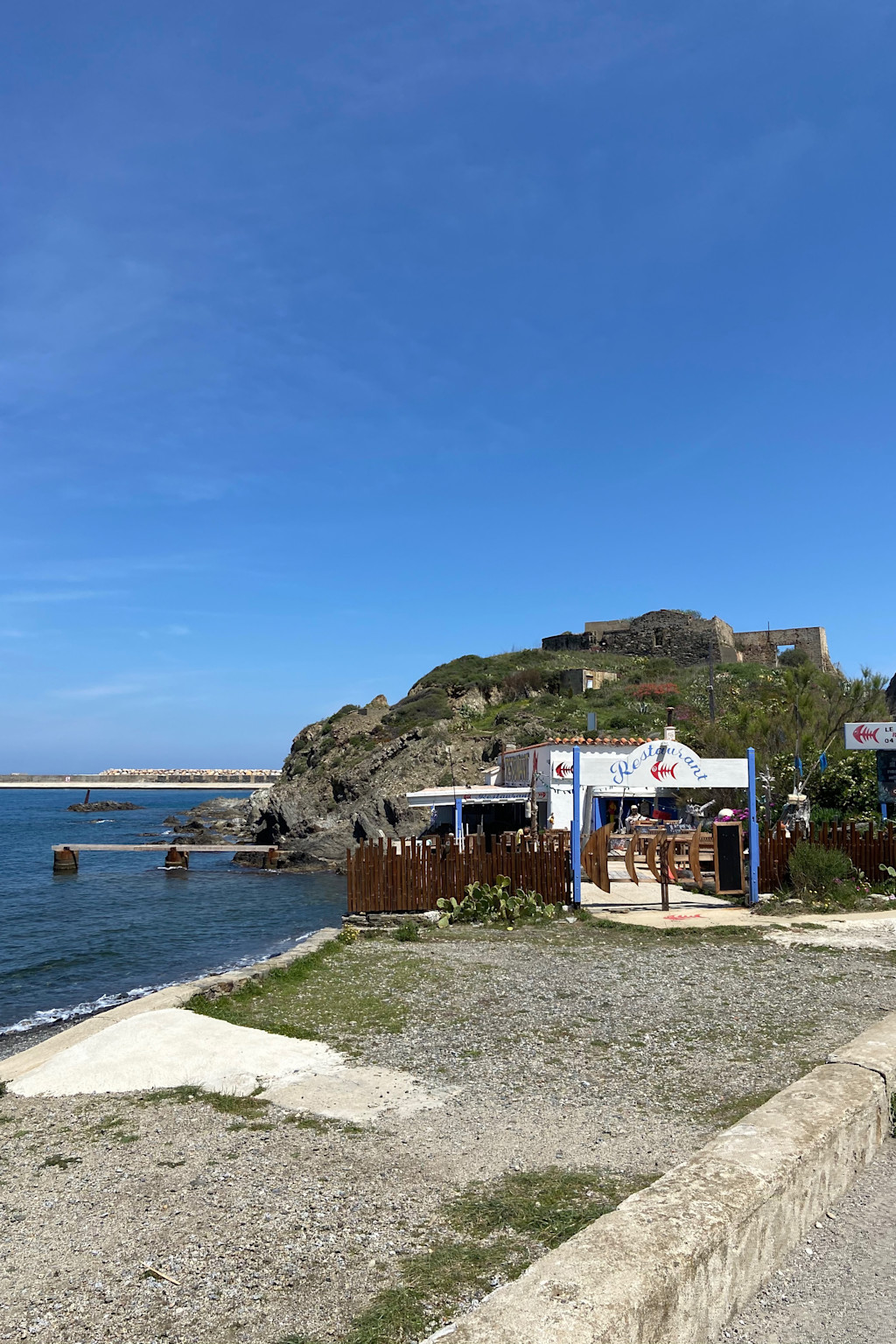 Le Poisson Rouge restaurant in Port Vendres Le Poisson Rouge restaurant in Port Vendres