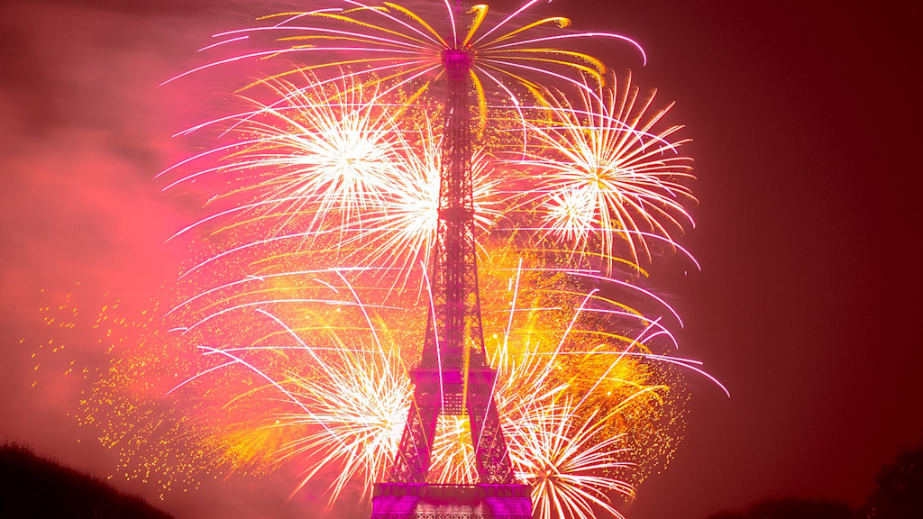 Paris fireworks Paris fireworks