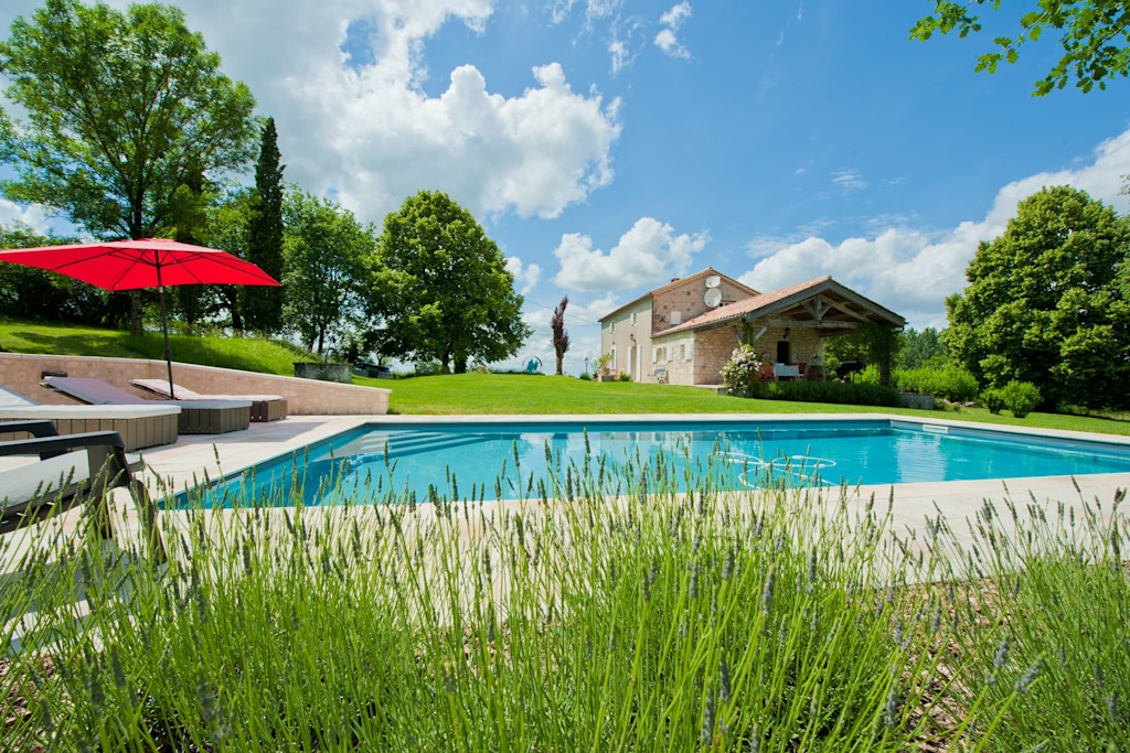 Maison de vacances en France avec piscine privée Maison de vacances en France avec piscine privée