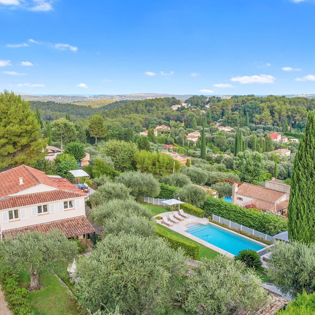 Villa dans la campagne avec piscine privée Villa dans la campagne avec piscine privée