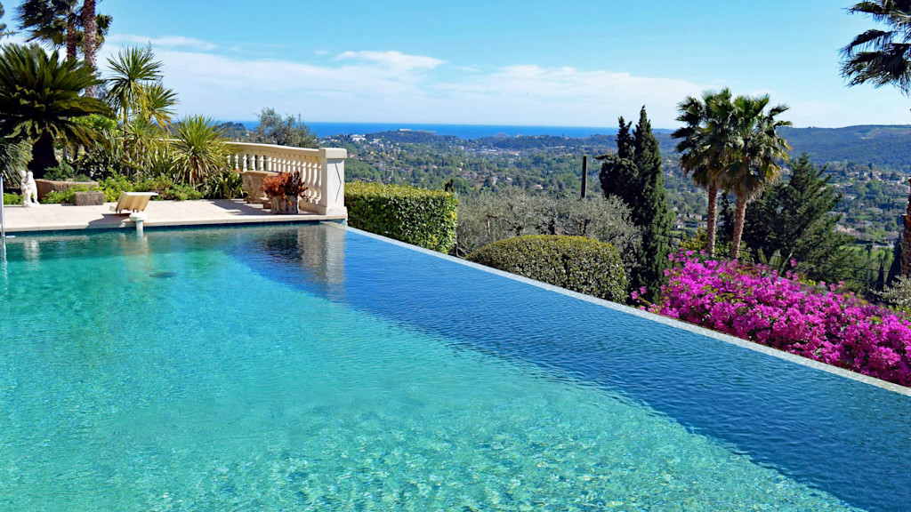 Holidays in Alpes-Maritimes Holidays in Alpes-Maritimes