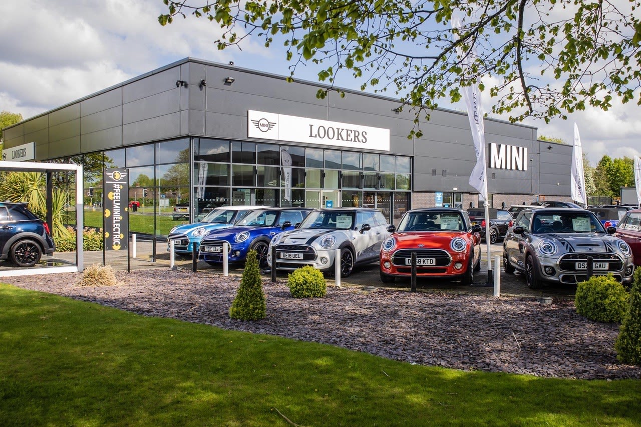 Lookers Crewe Car Sales