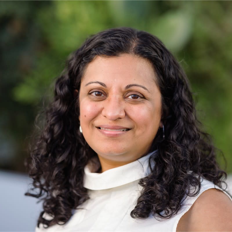 Rashmi Pendse Headshot