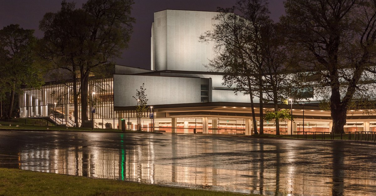 Helsinki City Theatre Exterior