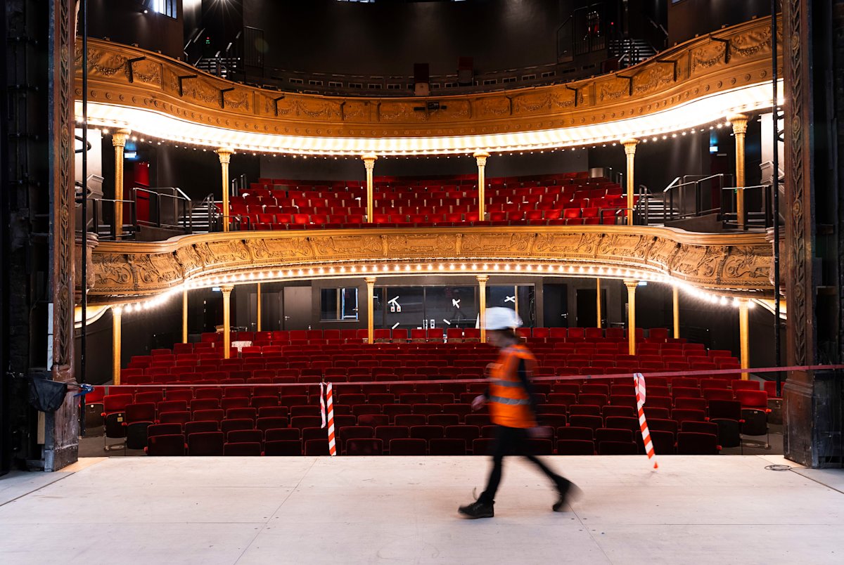Citizens Theatre Auditorium construction