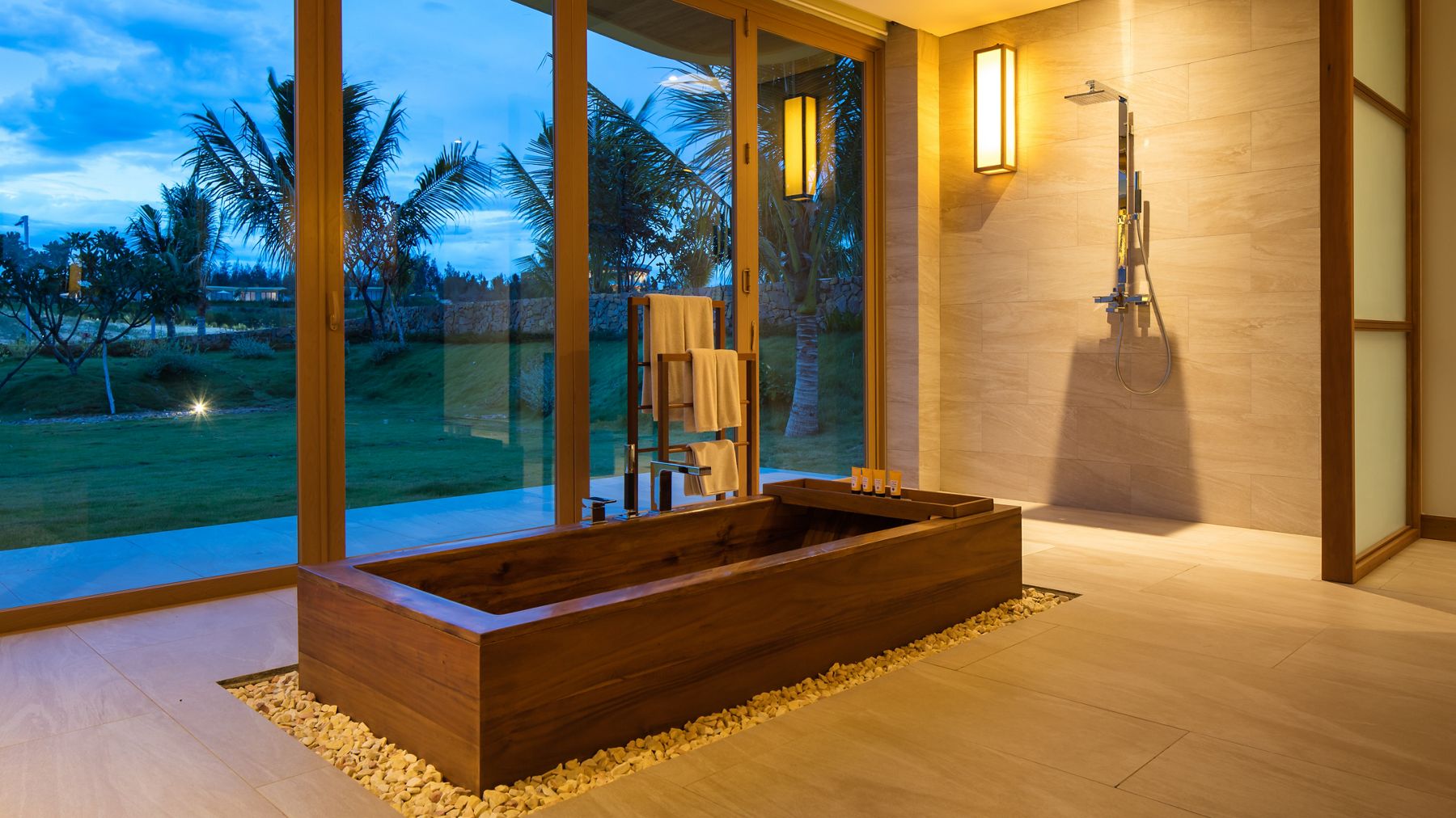FLC Luxury Resort QuiNhon 01