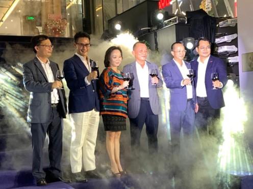 danangs-signature-showroom.jpg