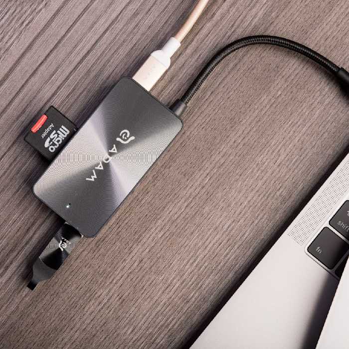 ADAM elements | USB Type-C 2ポートハブ/PD充電/リーダーライター CASA Hub PDC501