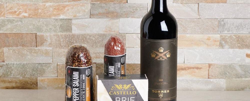 Simple Charcuterie With Wine Gift Set