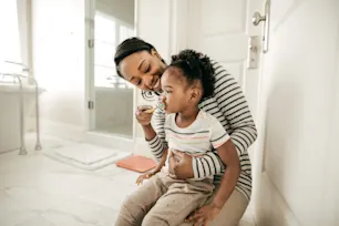 Haga Que El Cuidado Bucal y El Hilo Dental Sean Divertidos Para Los Niños article link
