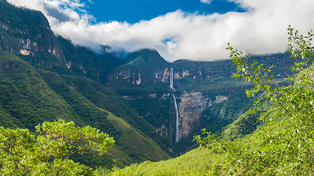 Wasserfall im Dschungel von Peru