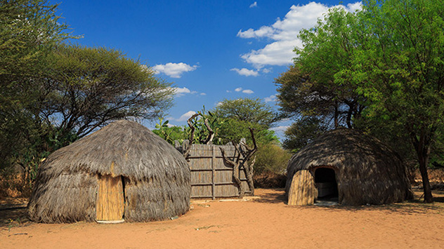 Hütten der San in Botsuana