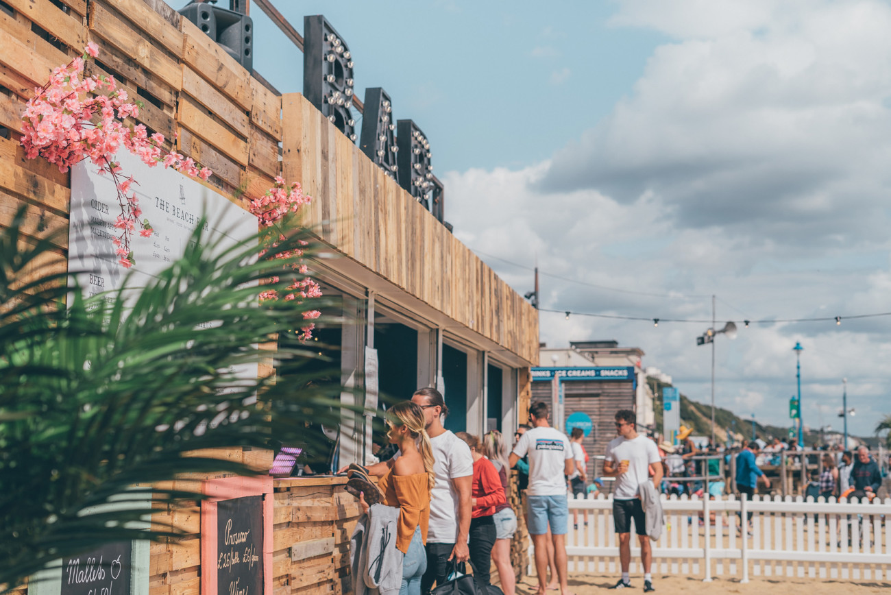 event-production-bournemouth-beach-container-bar