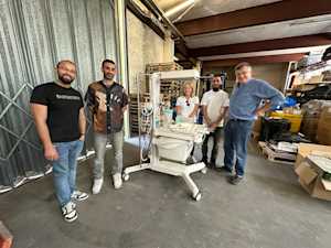 Emergency equipment donation for the Maternity Unit (1)
