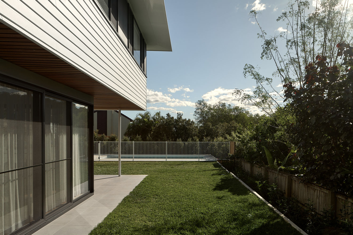 Welbeck Haus was designed to nestle into the sloping site and create space for panoramic views of the surrounding area.