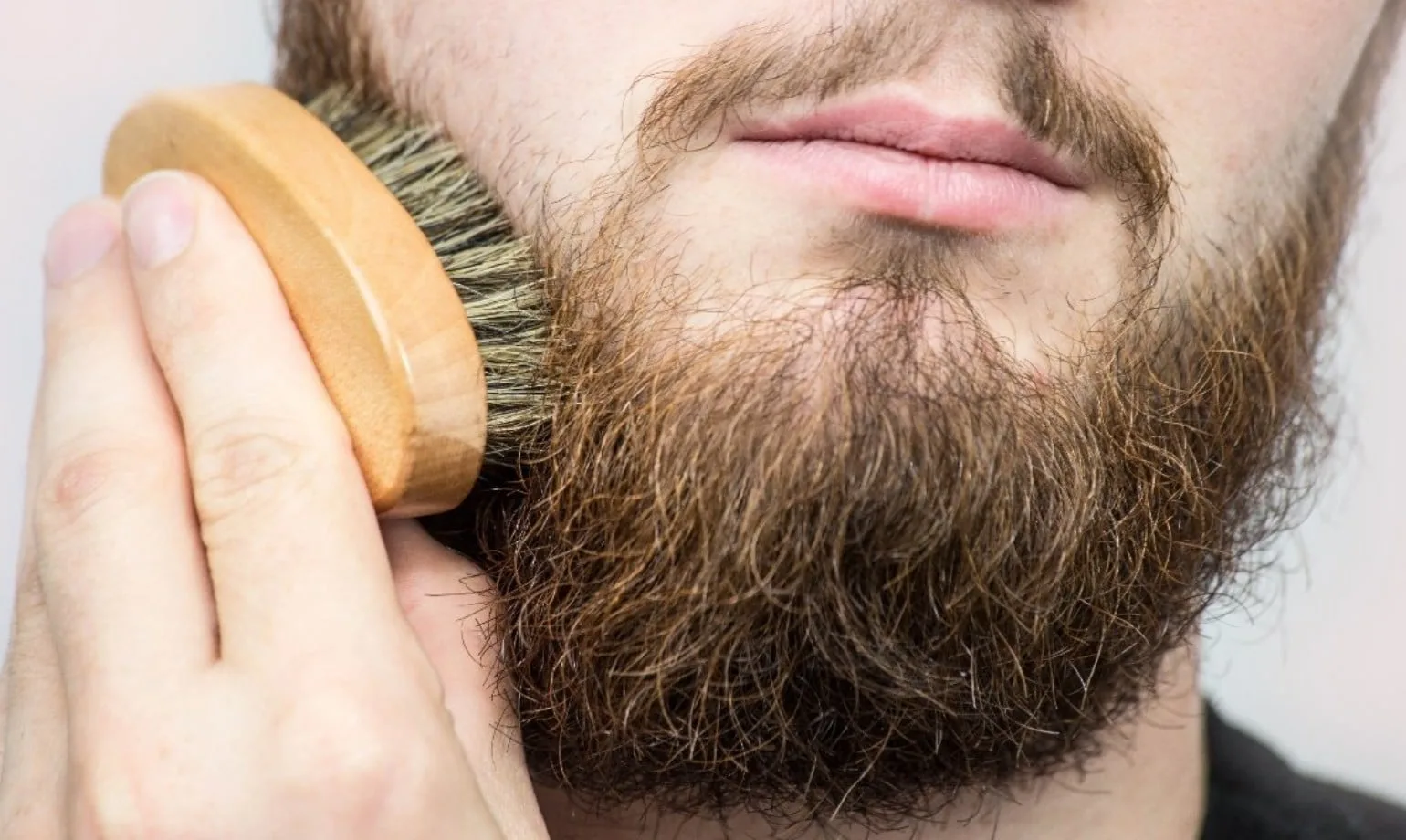 Bartbürste oder Bartkamm: Unverzichtbare Utensilien