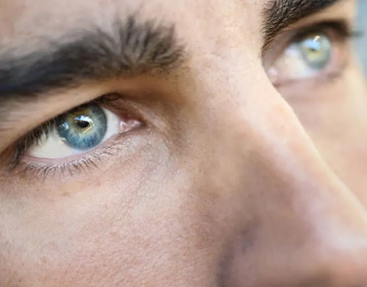Tipps für Männer zum Formen der Augenbrauen