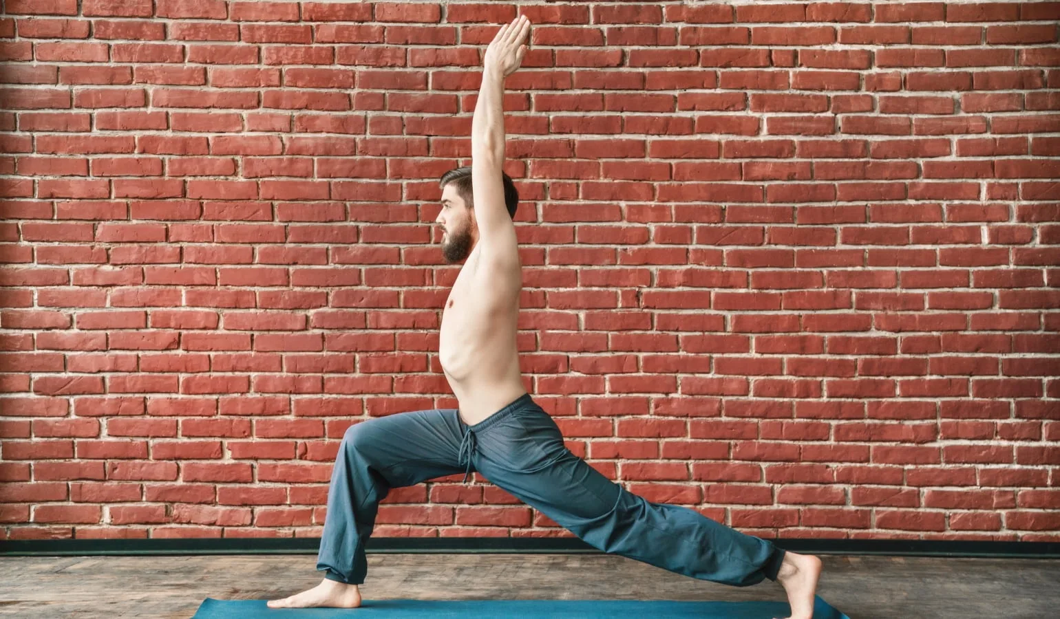 Krieger-Yoga-Pose für Hüften und Knie
