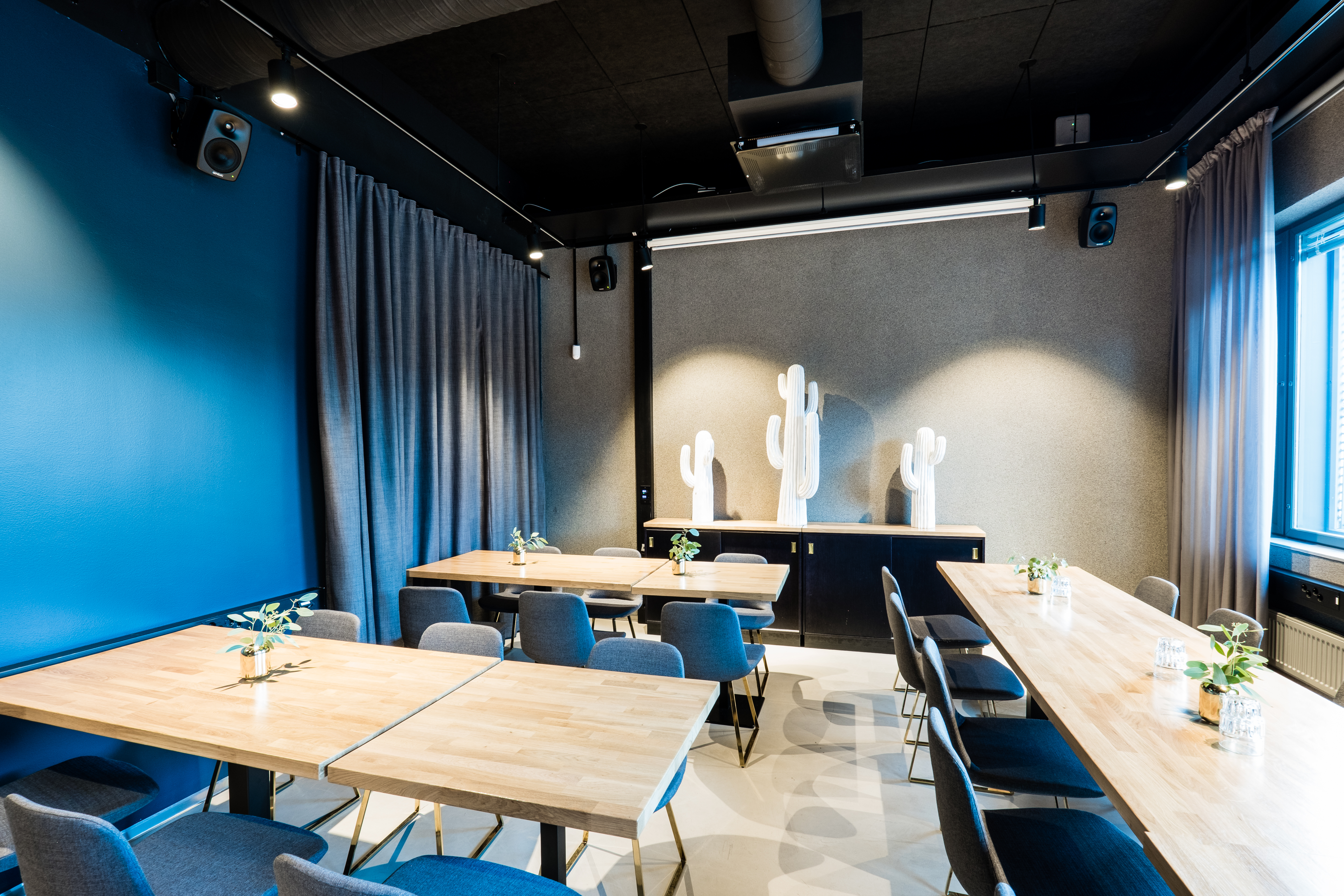 Genelec loudspeakers found inside Fat Lizard