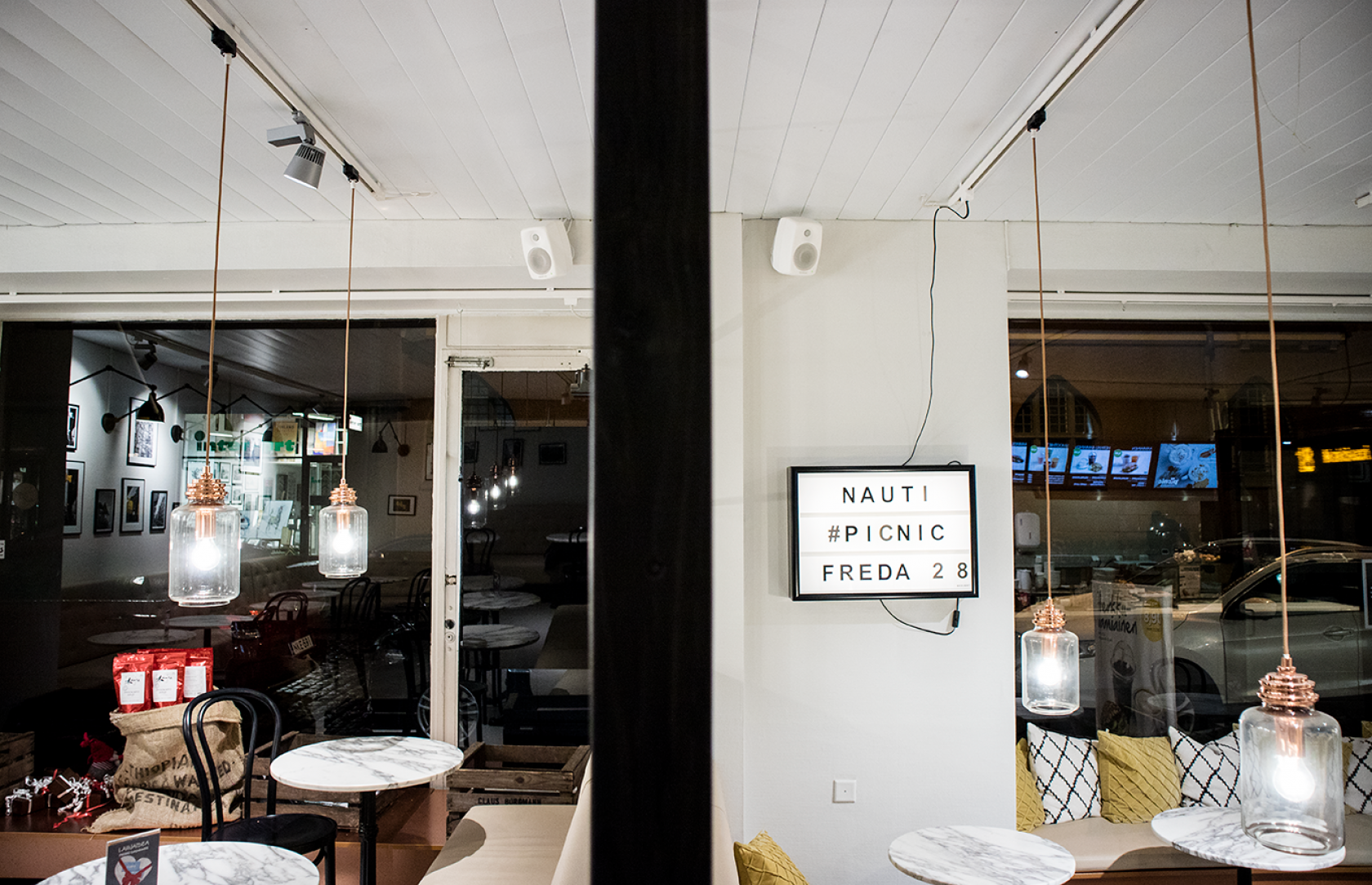 Picnic Cafe 01