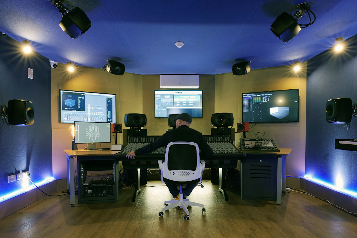 Pioneer Club Web Image 1