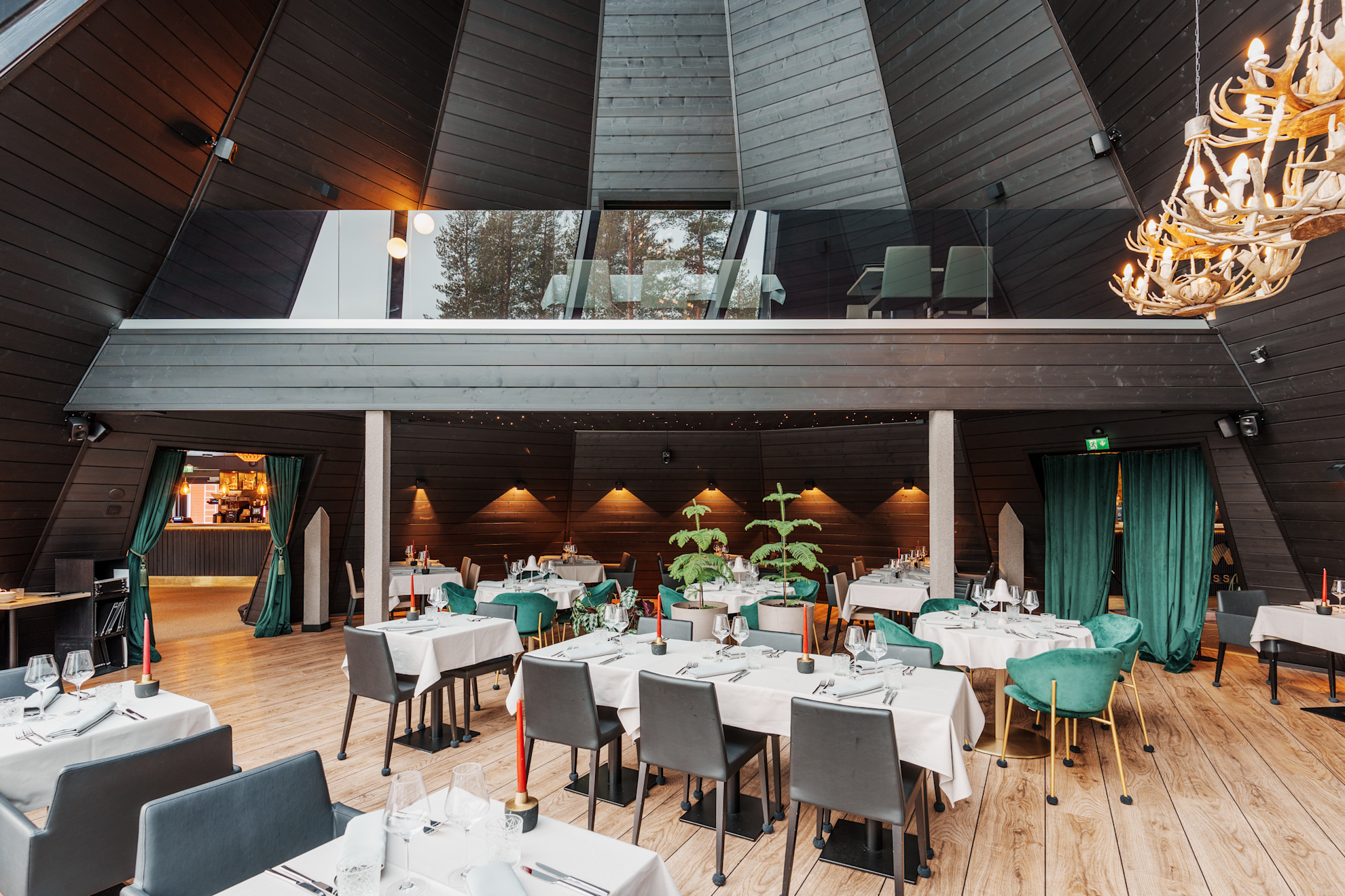 Glass Resort web image 3