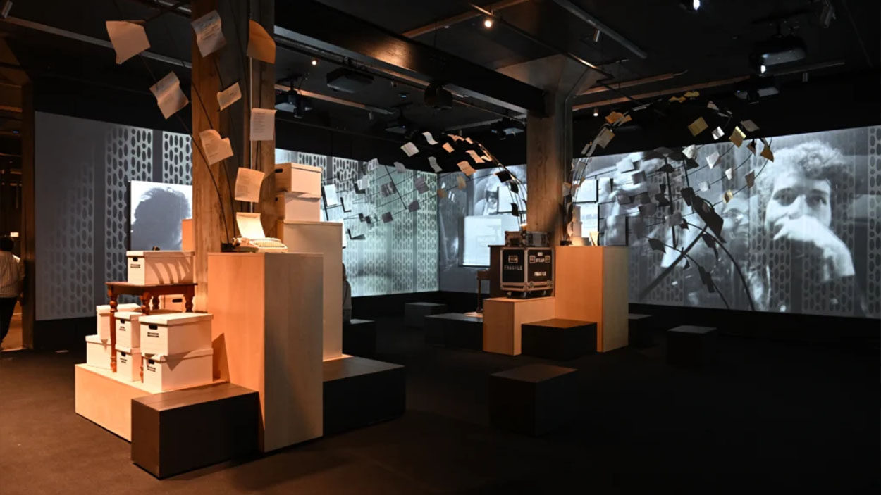 Bob Dylan Center 2