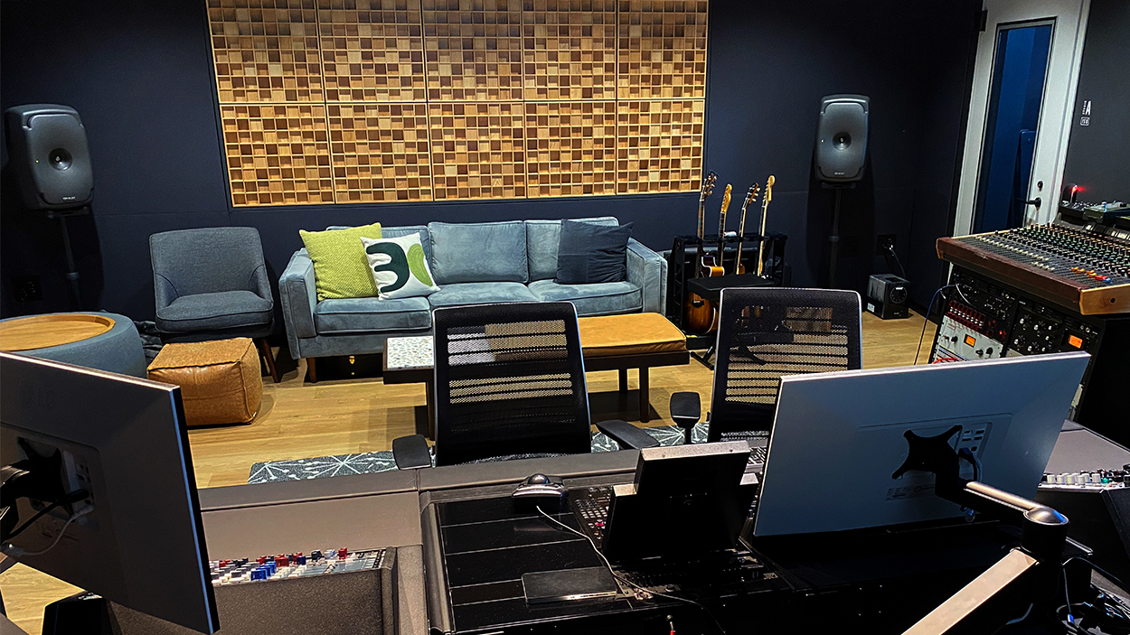 Trilix Studio A Rear