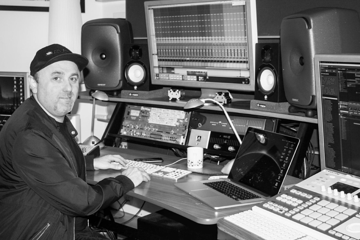 8351 SAM™ Studio Monitor Header