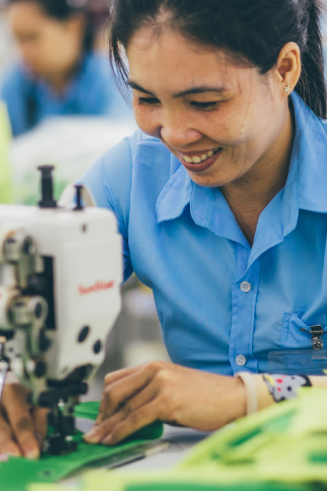 manufacture-woman-machine