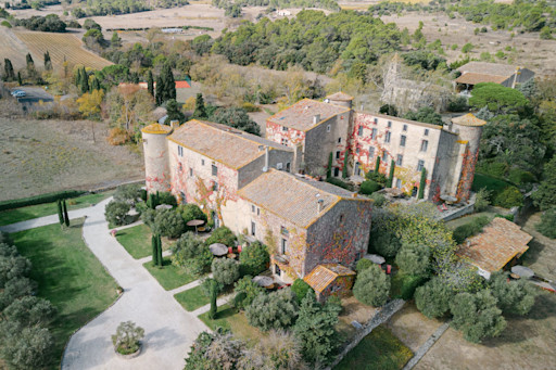 Couple photo session in Chateau Villarlong, Occitanie