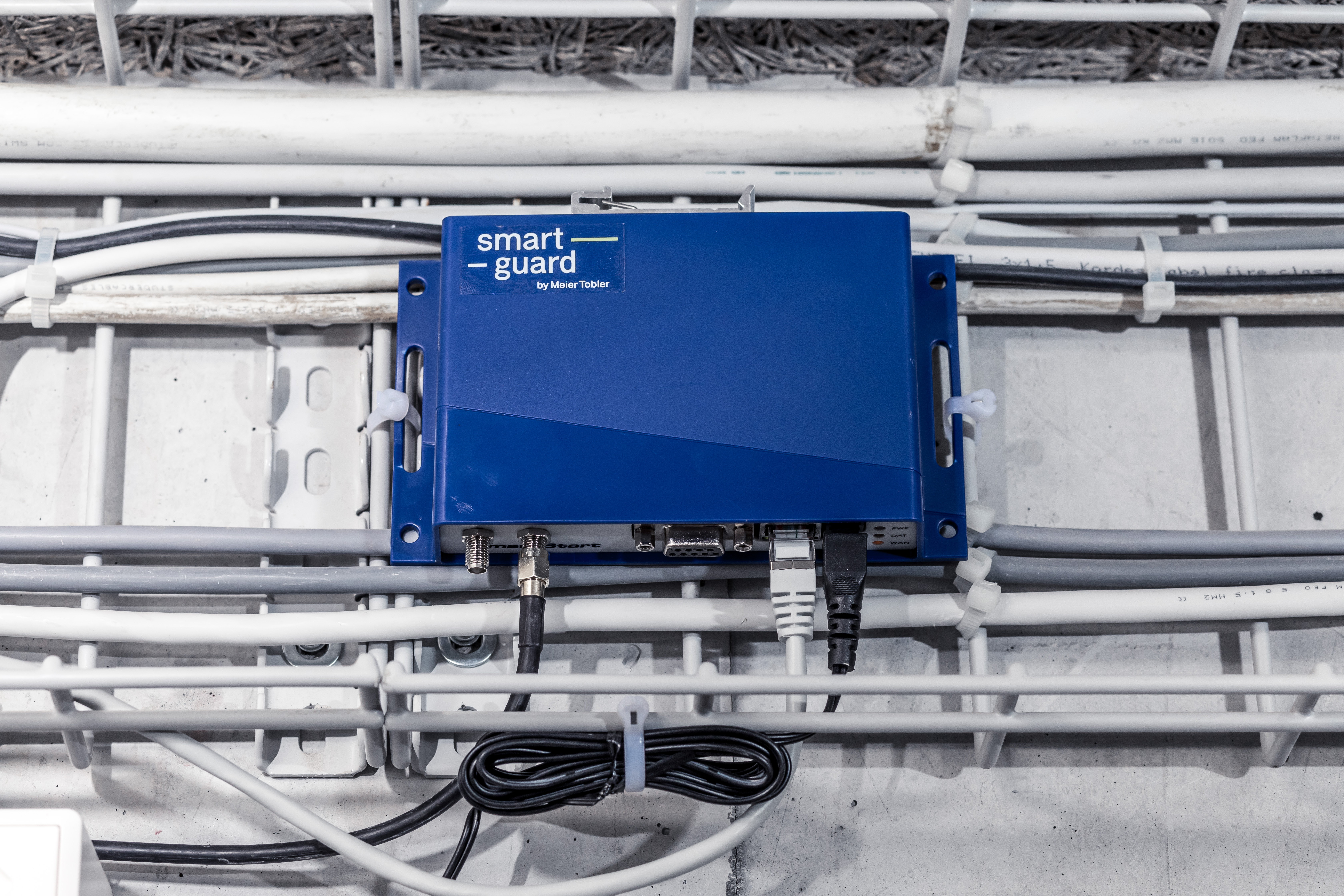 Das System ermöglicht raschen und sicheren Zugriff auf die Wärmepumpe. Das System ermöglicht raschen und sicheren Zugriff auf die Wärmepumpe.