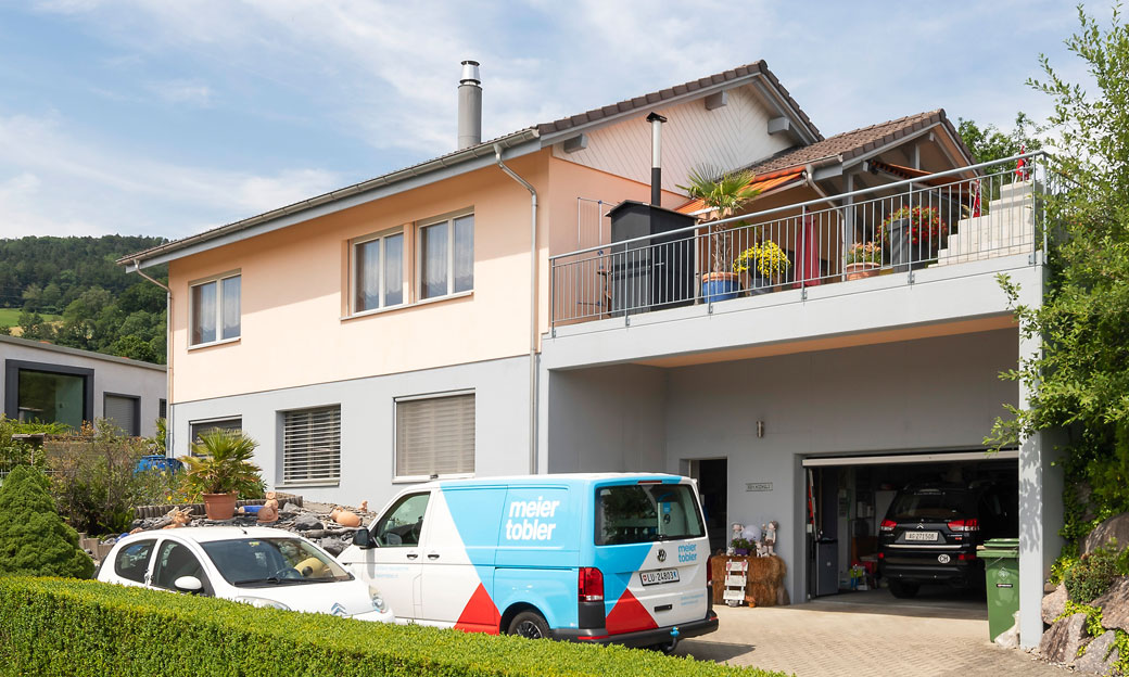 La casa della famiglia Hochuli: ora con una pompa di calore Bosch. La casa della famiglia Hochuli: ora con una pompa di calore Bosch.