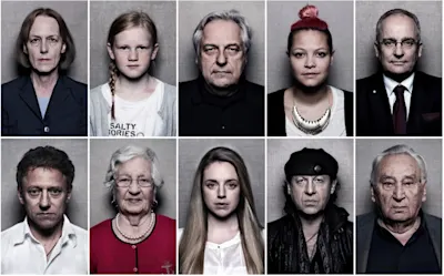 Carsten Sander – Deutschlandporträt Zehn frontal fotografierte Menschen unterschiedlichen Alters vor neutralem Hintergrund.