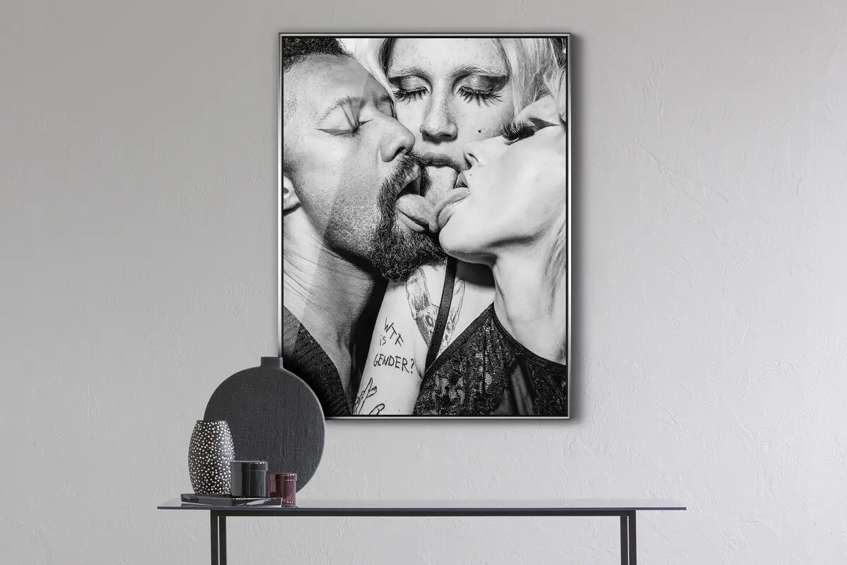 Daniel Wöller, black and white group portrait of three people, rock'n'roll style, licking.