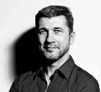 LP | Ambassadoren | Product CDP Grid Section > Product Teaser | Erik Chmil | Image portrait of Erik Chmil.