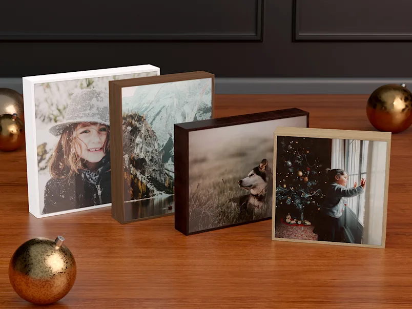 PDP | ArtBox Gift Edition XMAS | Product Selector Section | Media #3 ArtBox Gift Edition in different formats standing on a table.