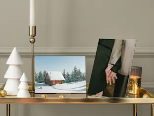 XMAS 2021 | Product Tiles Section > Acrylic Glass Stand | Media #1
