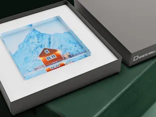 Acrylic Block with Gift Box acrylic photo block standing on its gift box with winter motif.