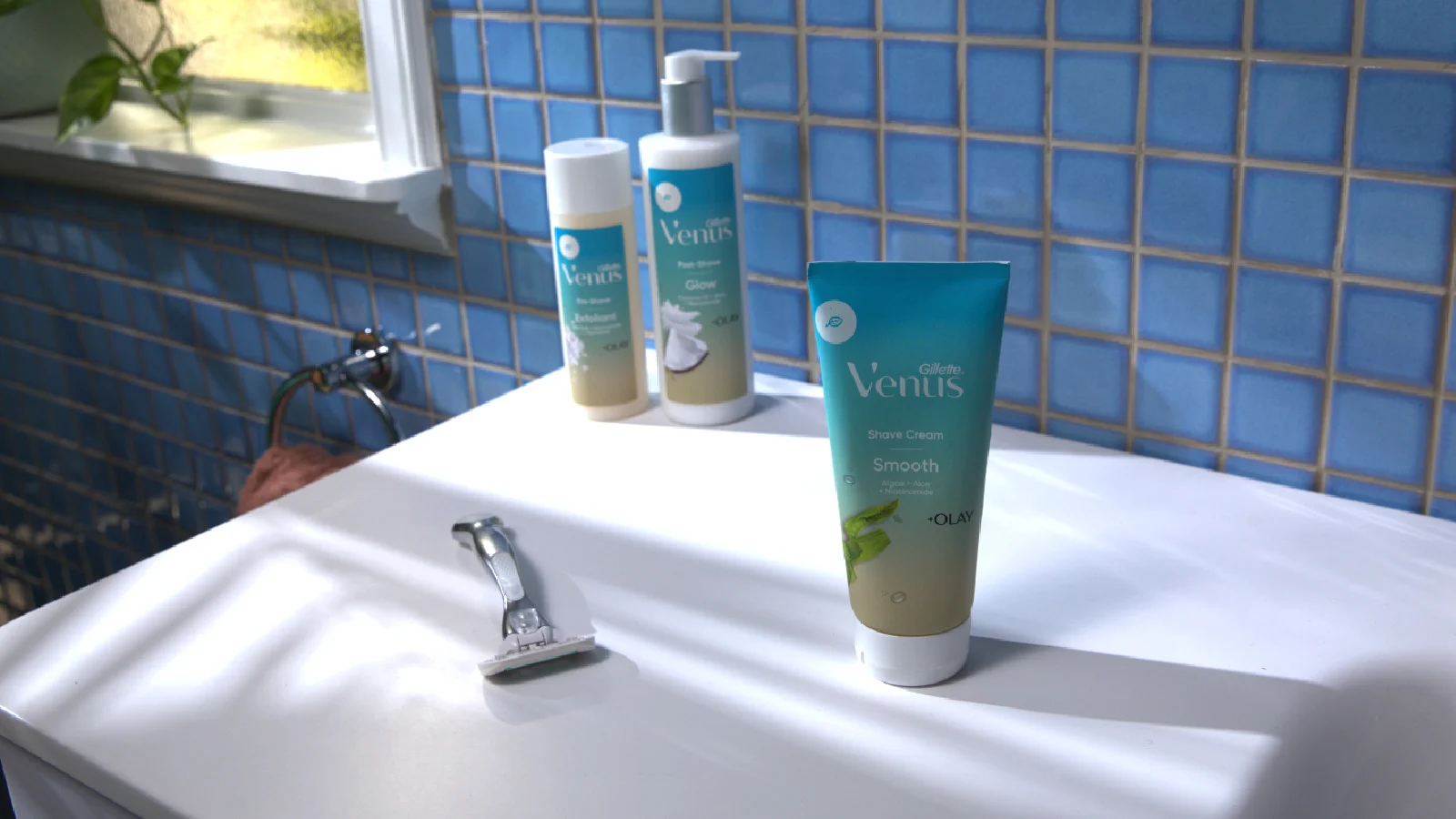 Productos Venus para el cuidado facial en el baño