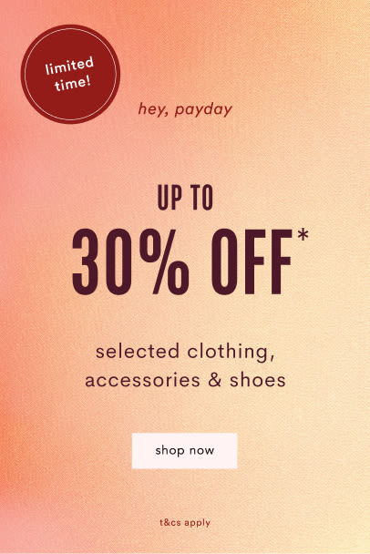 Limited time payday sale banner showing up to 30% off selected clothing, accessories and shoes with shop now button on coral gradient background