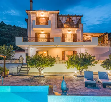 Large villas for groups