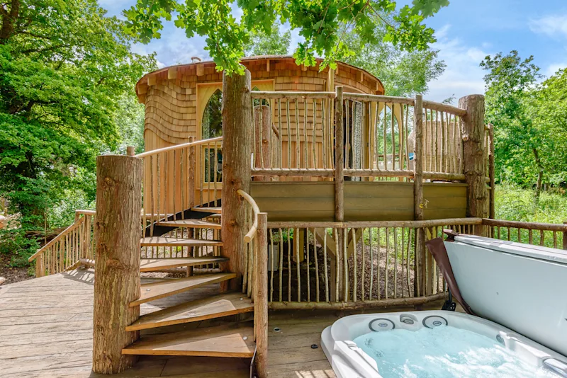 Treehouse at Woodside Bay Lodge Retreat (WSBY) in Wootton Bridge, Nr Cowes, Isle of Wight, UK