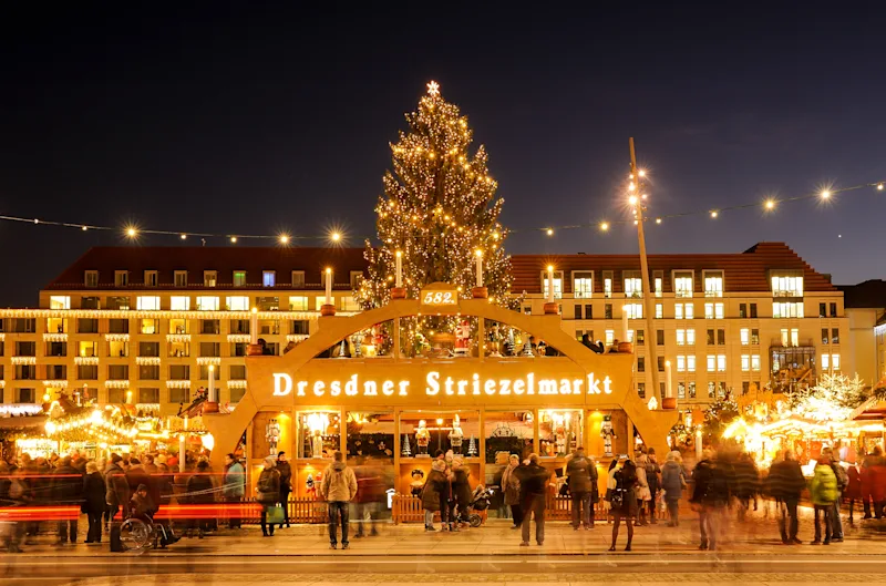 From above, Dresden’s Christmas market is a glowing patchwork of lights, tradition and family fun!